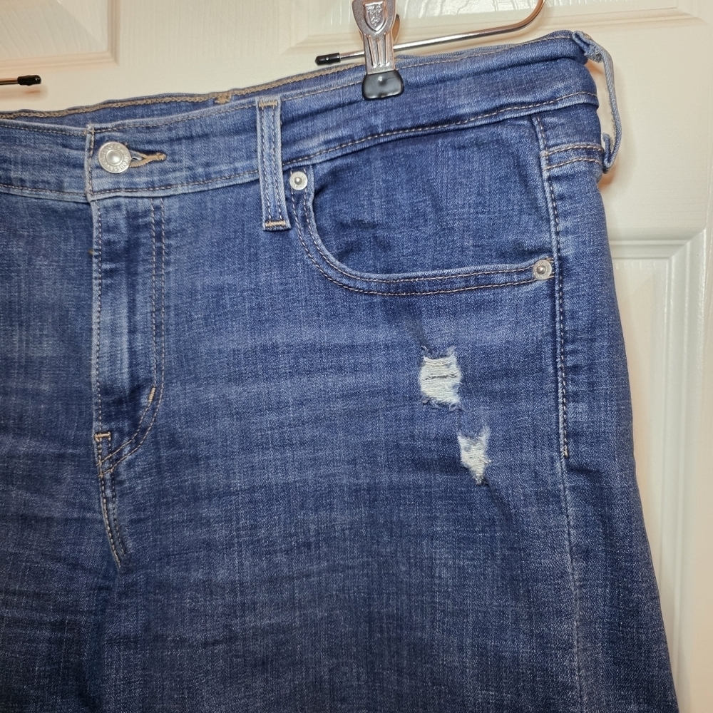 Levis Mid Length Shorts Sz 32 - Picture 2 of 8